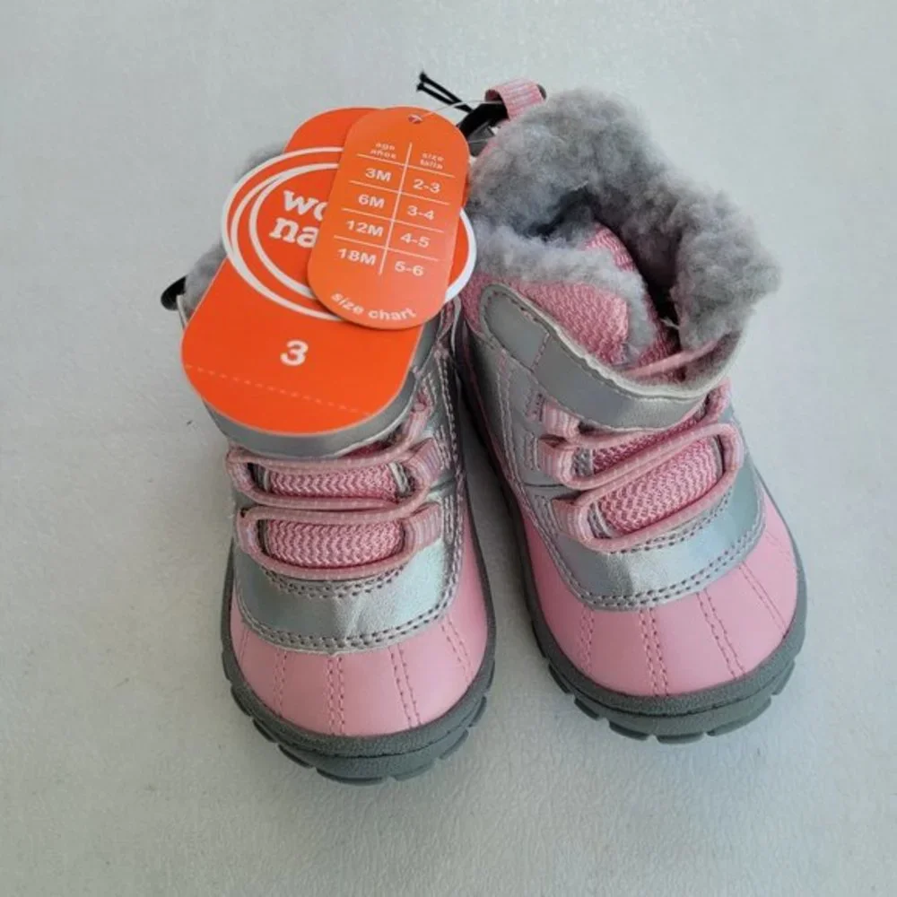 NWT Wonder Nation Girls Pink & Silver Fur Boots Size 3
